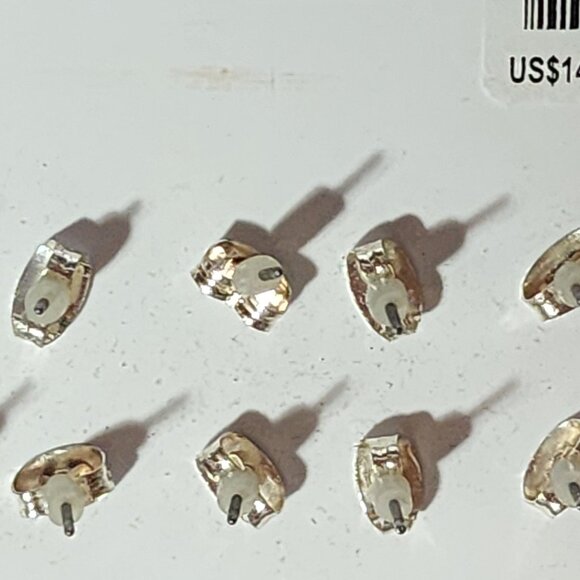 5 Pairs Claire's Sensitive Solutions Crystal Heart Pierced Earring Variety Pack - Picture 13 of 17